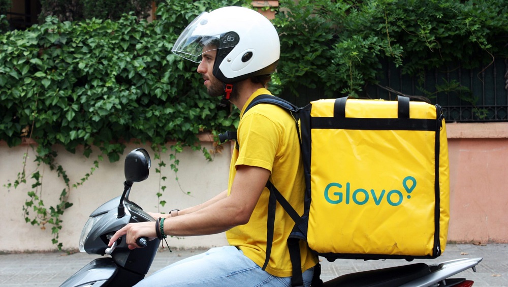 Aplicația de servicii de livrare rapidă Glovo se lansează în Iași