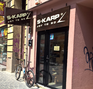 Brandul românesc de încălţăminte S-KARP deschide primul magazin din Bucureşti