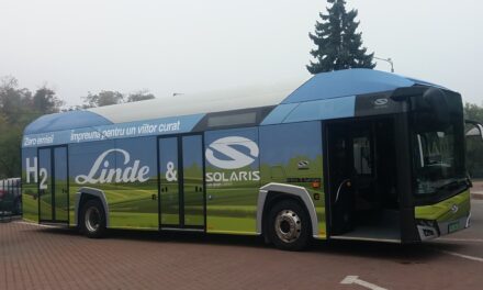 Autoritățile din douăsprezece orașe din țară testează în premieră un autobuz cu hidrogen de la Solaris