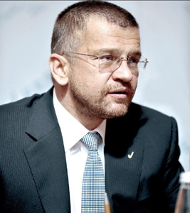 Acţionarul majoritar al lanțului de farmacii Dona, Eugen Banciu, preia funcţia de director general