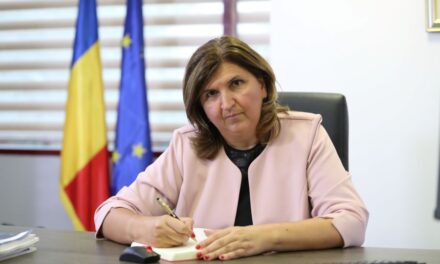 Corina Popescu, revocată din funcţia de director general al Electrica