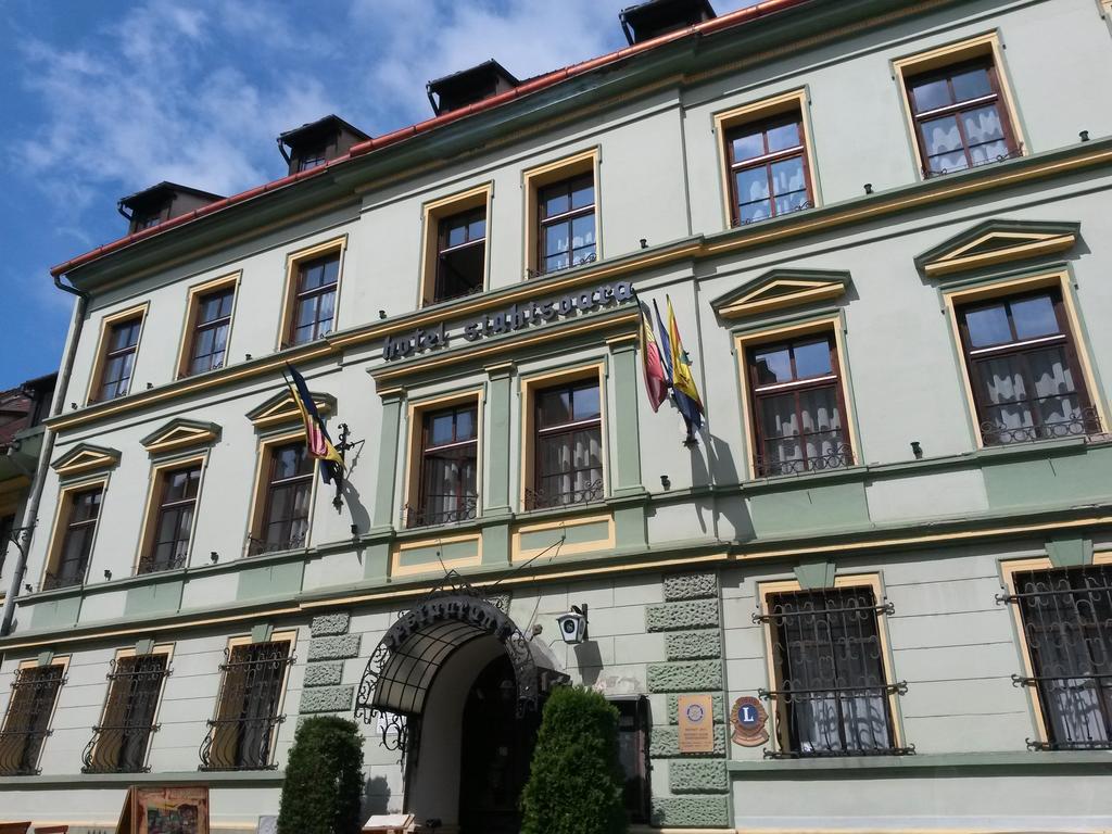 Hotelierii din Sighişoara cred că doar turiştii români îi mai pot salva de la faliment
