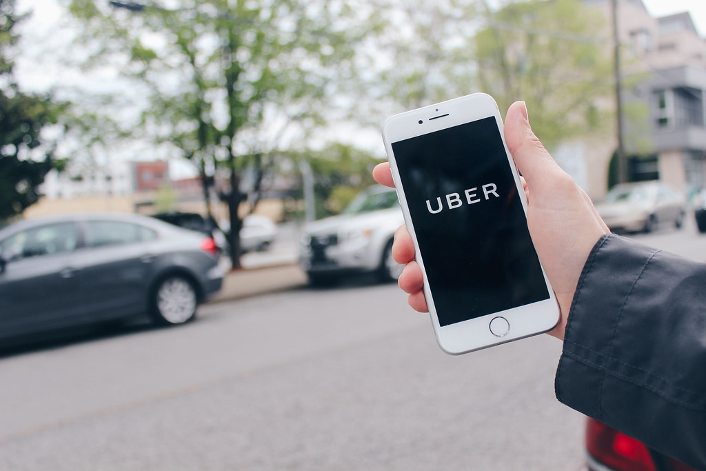 Uber extinde platforma destinată companiilor, pentru a putea oferi servicii de transport în siguranță pentru angajați